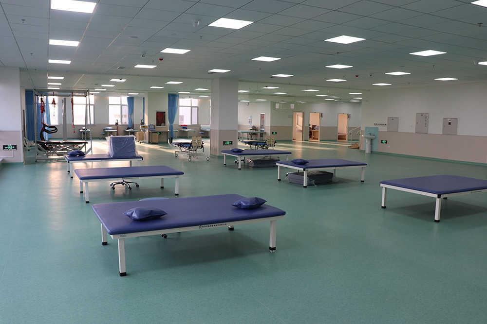 康復治療70天，偏癱患者步行出院！(圖4)