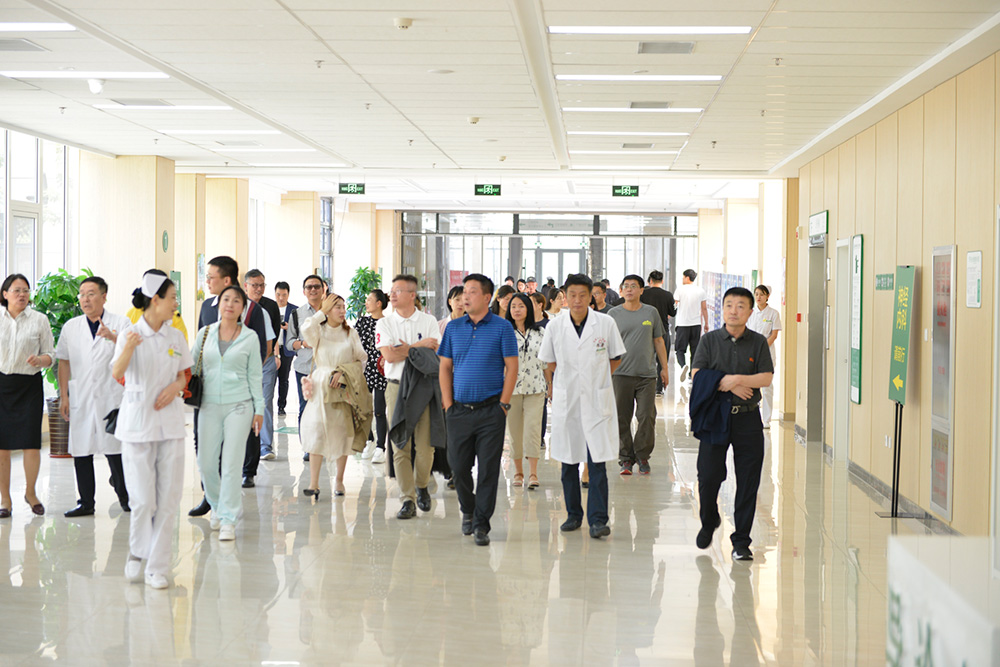 “智聯(lián)清華、并肩同行” ——清華經(jīng)管學(xué)院EMBA遼寧校友會走進正業(yè)集團(圖6)