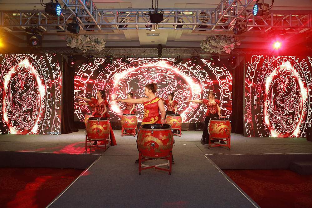 攜手并進(jìn) 共創(chuàng)未來(lái)——遼寧正業(yè)集團(tuán)20周年慶典(圖15) 攜手并進(jìn) 共創(chuàng)未來(lái)——遼寧正業(yè)集團(tuán)20周年慶典(圖15)