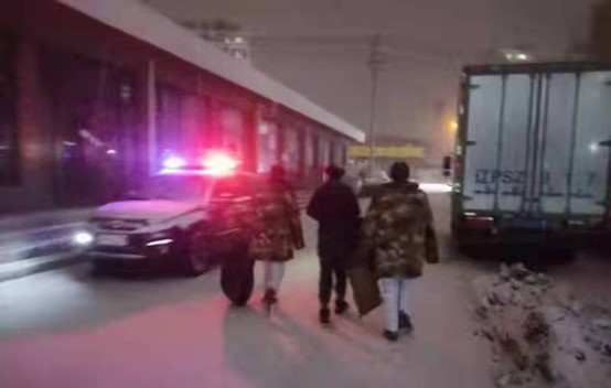 戰(zhàn)疫一線|6萬人次，市二院核酸采樣醫(yī)療隊支援綏中的第24天！(圖9)