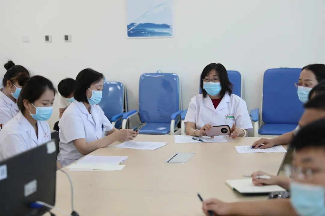 全省首家！中國(guó)醫(yī)科大學(xué)附屬第一醫(yī)院專家來(lái)“查房”，家門(mén)口享國(guó)內(nèi)優(yōu)質(zhì)醫(yī)療資源！(圖2)