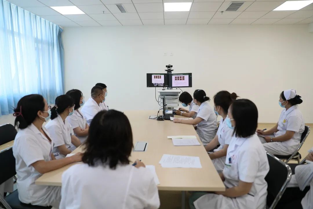 全省首家！中國(guó)醫(yī)科大學(xué)附屬第一醫(yī)院專家來(lái)“查房”，家門(mén)口享國(guó)內(nèi)優(yōu)質(zhì)醫(yī)療資源！(圖1)