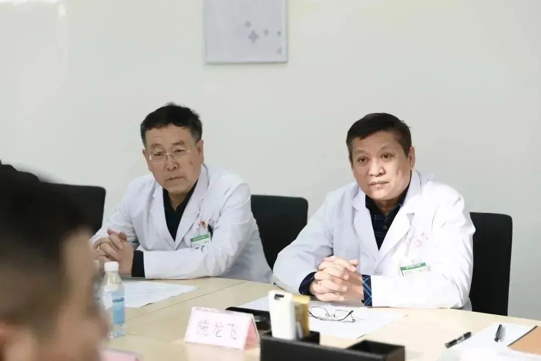 龍港區(qū)人大、區(qū)政府領(lǐng)導(dǎo)一行視察調(diào)研龍港國(guó)際醫(yī)療健康產(chǎn)業(yè)園(圖15)