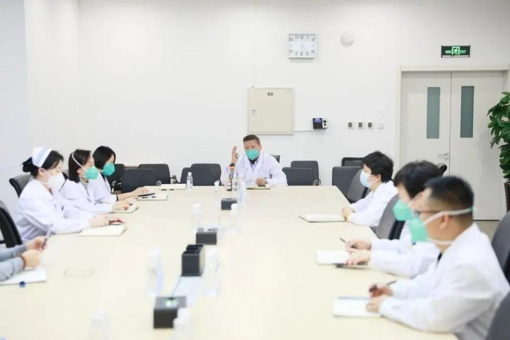 人民醫(yī)院為人民，市二院舉全院之力保障醫(yī)療救治，牢守生命防線！(圖1)