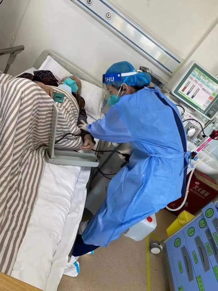人民醫(yī)院為人民，市二院舉全院之力保障醫(yī)療救治，牢守生命防線！(圖14)