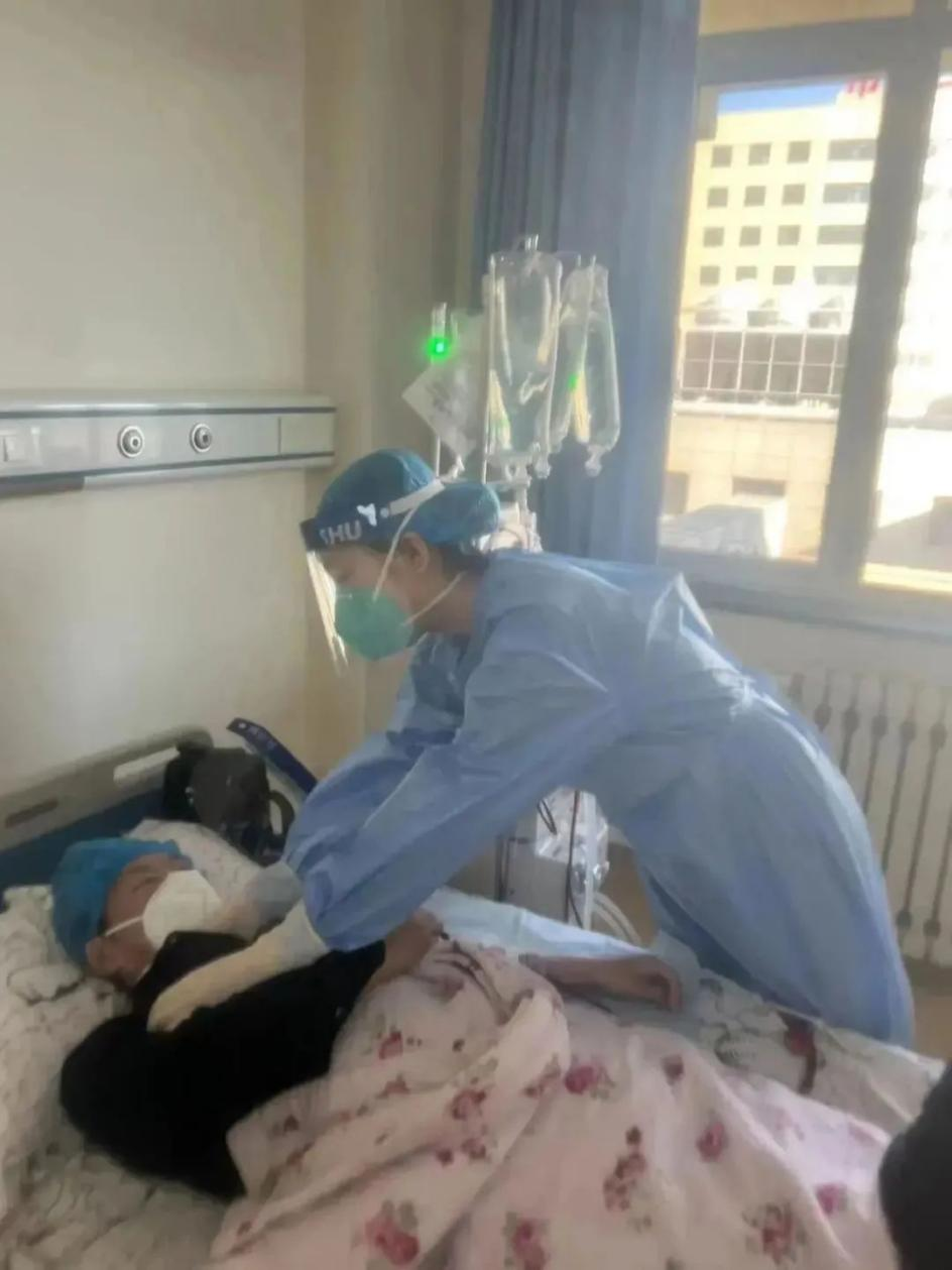 人民醫(yī)院為人民，市二院舉全院之力保障醫(yī)療救治，牢守生命防線！(圖15)