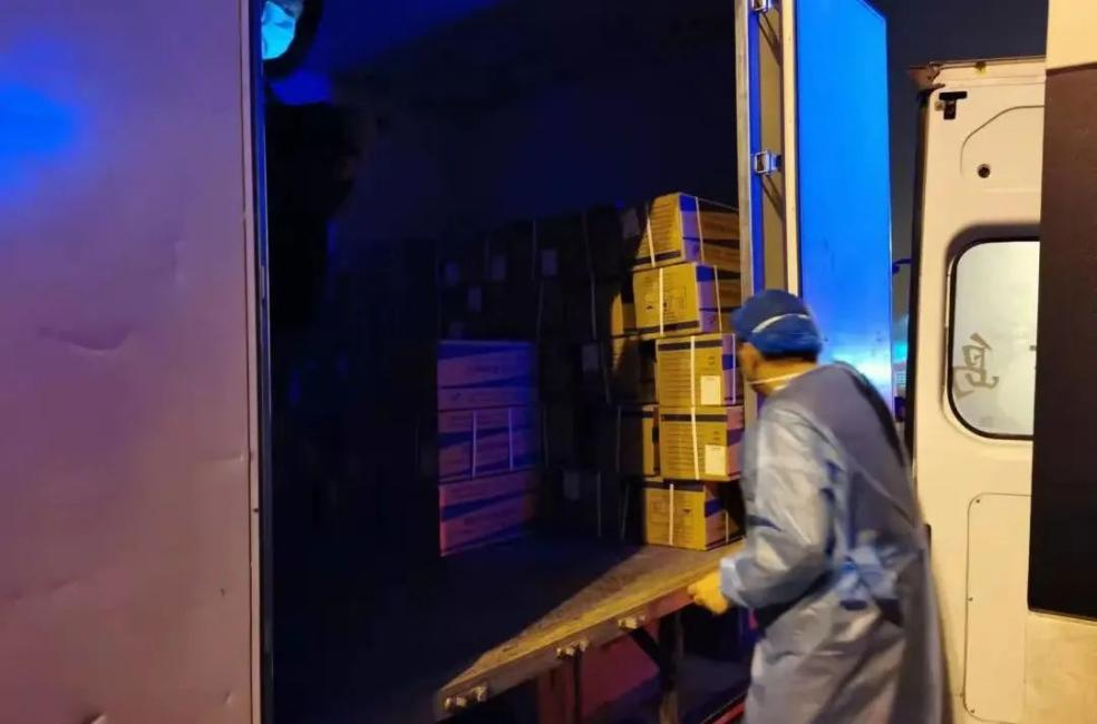 人民醫(yī)院為人民，市二院舉全院之力保障醫(yī)療救治，牢守生命防線！(圖16)