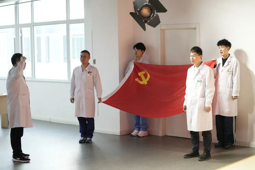 黨建引領(lǐng)|市二院學習貫徹黨的二十大精神——深刻理解“五個牢牢把握(圖3) 黨建引領(lǐng)|市二院學習貫徹黨的二十大精神——深刻理解“五個牢牢把握(圖3)