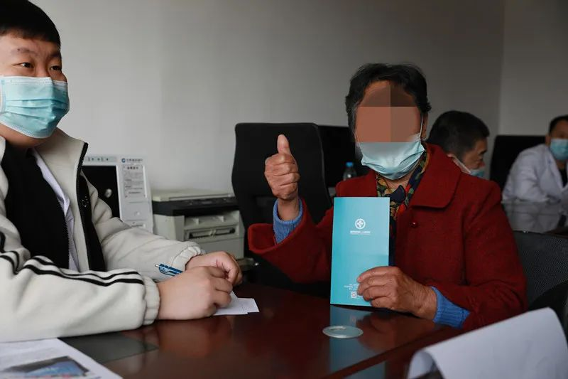 踐行黨的二十大精神，市二院黨員開展大型公益出診！(圖7)