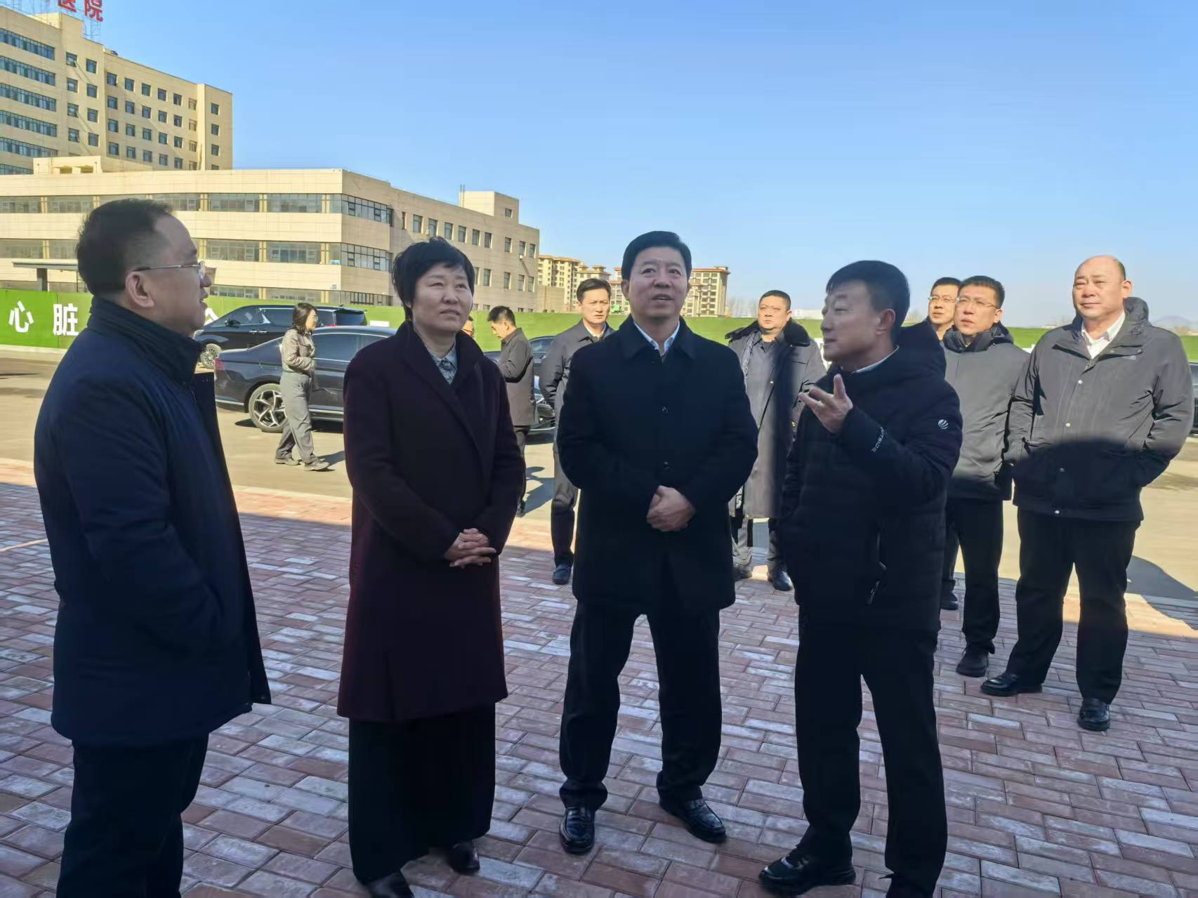 市委書記楊軍生在龍港區(qū)調(diào)研 擘畫衛(wèi)生健康事業(yè)高質(zhì)量發(fā)展新篇章(圖2) 市委書記楊軍生在龍港區(qū)調(diào)研 擘畫衛(wèi)生健康事業(yè)高質(zhì)量發(fā)展新篇章(圖2)